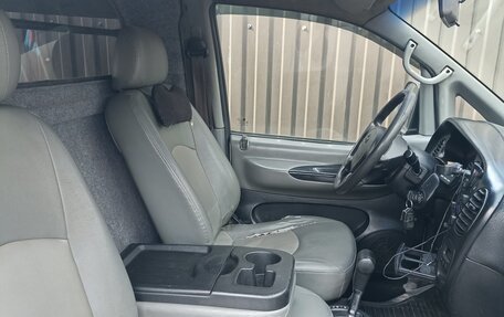 Hyundai Starex I рестайлинг, 2007 год, 600 000 рублей, 3 фотография