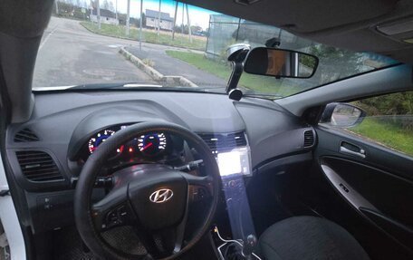 Hyundai Solaris II рестайлинг, 2015 год, 480 000 рублей, 7 фотография