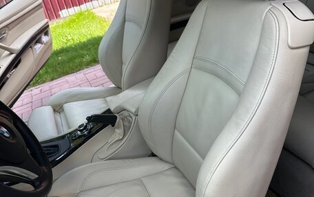 BMW 3 серия, 2011 год, 2 000 000 рублей, 24 фотография