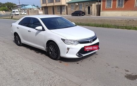 Toyota Camry, 2016 год, 1 985 000 рублей, 6 фотография