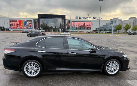 Toyota Camry, 2021 год, 3 500 000 рублей, 5 фотография