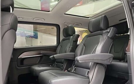 Mercedes-Benz V-Класс, 2022 год, 4 700 000 рублей, 8 фотография
