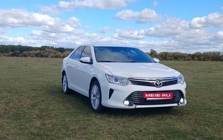 Toyota Camry, 2015 год, 1 887 000 рублей, 8 фотография