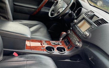 Toyota Highlander III, 2012 год, 2 350 000 рублей, 7 фотография