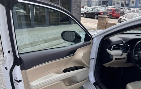 Toyota Camry, 2018 год, 2 650 000 рублей, 6 фотография