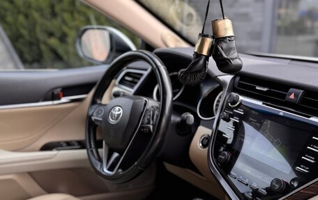 Toyota Camry, 2018 год, 2 650 000 рублей, 11 фотография