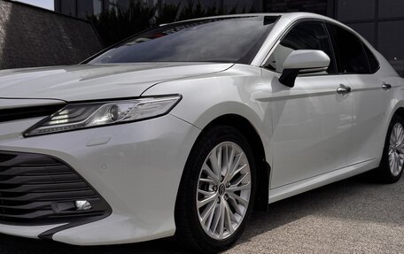 Toyota Camry, 2018 год, 2 650 000 рублей, 13 фотография