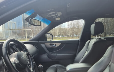 Infiniti QX70, 2014 год, 2 150 000 рублей, 10 фотография