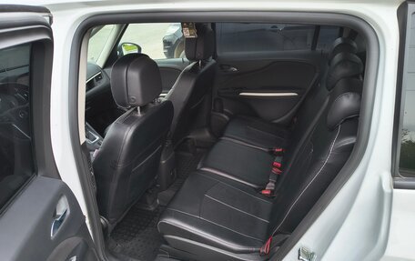 Opel Zafira C рестайлинг, 2014 год, 1 470 000 рублей, 17 фотография