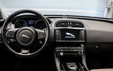 Jaguar XE I рестайлинг, 2018 год, 2 875 000 рублей, 9 фотография