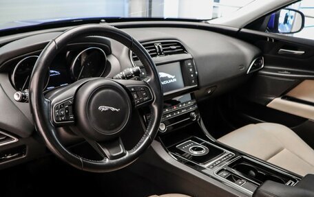 Jaguar XE I рестайлинг, 2018 год, 2 875 000 рублей, 11 фотография