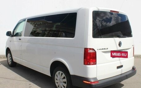 Volkswagen Caravelle T6 рестайлинг, 2017 год, 2 850 000 рублей, 7 фотография