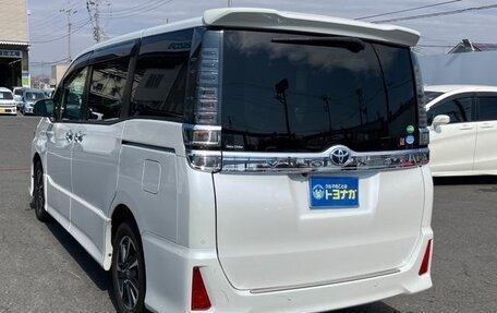 Toyota Voxy III, 2021 год, 1 920 013 рублей, 7 фотография