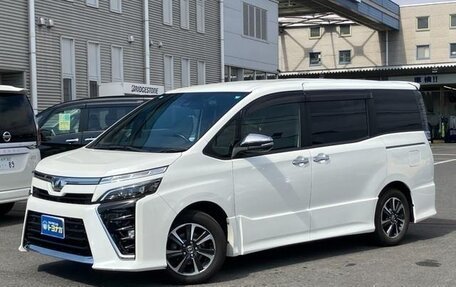 Toyota Voxy III, 2021 год, 1 920 013 рублей, 6 фотография
