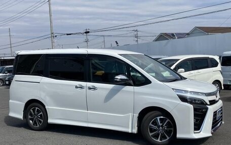Toyota Voxy III, 2021 год, 1 920 013 рублей, 3 фотография