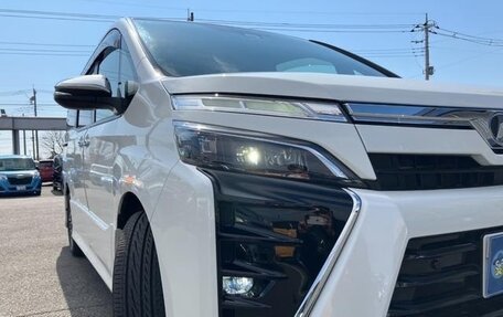 Toyota Voxy III, 2021 год, 1 920 013 рублей, 12 фотография