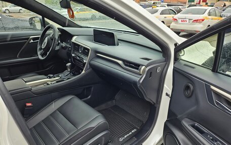 Lexus RX IV рестайлинг, 2017 год, 4 550 000 рублей, 20 фотография