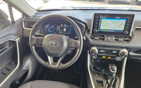 Toyota RAV4, 2021 год, 3 368 416 рублей, 7 фотография
