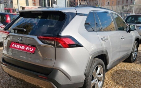 Toyota RAV4, 2021 год, 3 368 416 рублей, 4 фотография