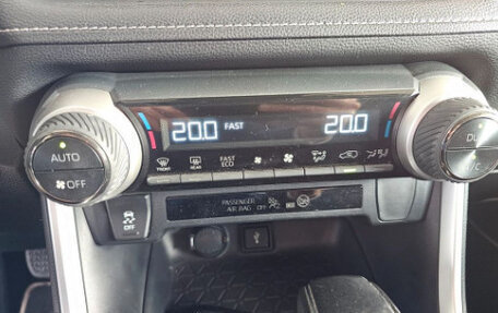 Toyota RAV4, 2021 год, 3 368 416 рублей, 10 фотография