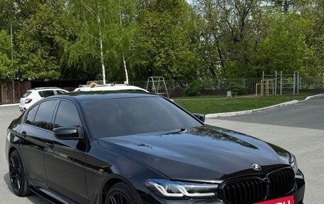 BMW 5 серия, 2019 год, 3 800 000 рублей, 2 фотография