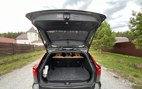 Volvo V60 Cross Country II, 2020 год, 3 250 000 рублей, 14 фотография