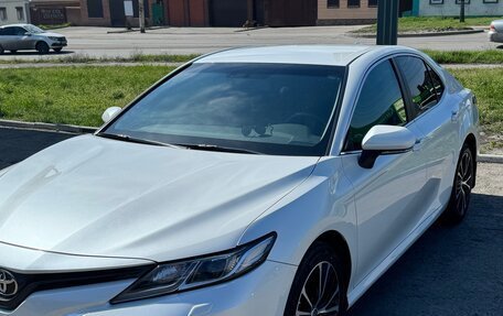 Toyota Camry, 2021 год, 3 999 000 рублей, 2 фотография