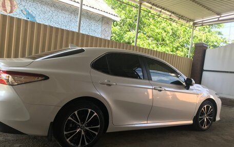 Toyota Camry, 2021 год, 3 999 000 рублей, 10 фотография