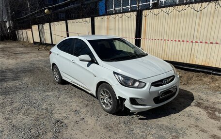 Hyundai Solaris II рестайлинг, 2012 год, 750 000 рублей, 1 фотография