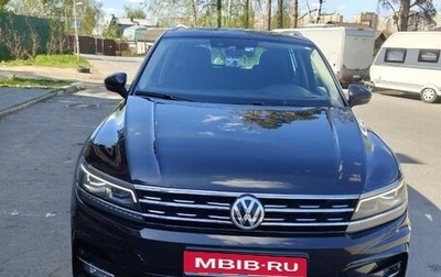 Volkswagen Tiguan II, 2018 год, 2 800 000 рублей, 1 фотография