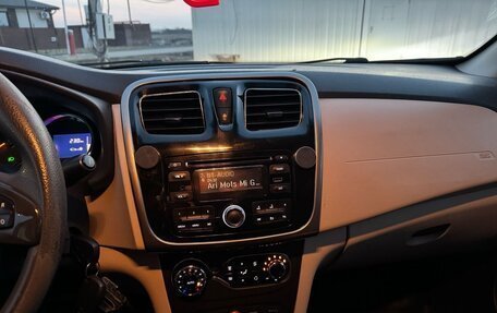 Renault Logan II, 2014 год, 600 000 рублей, 13 фотография