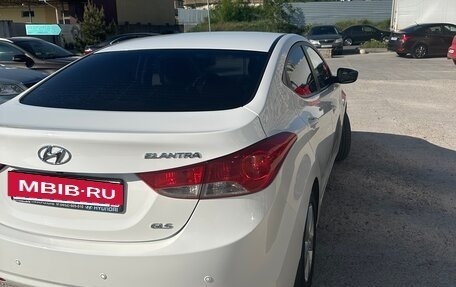 Hyundai Elantra V, 2013 год, 1 550 000 рублей, 3 фотография