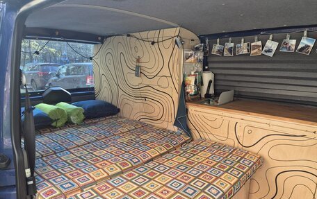 Volkswagen Transporter T5 рестайлинг, 2011 год, 2 000 000 рублей, 14 фотография