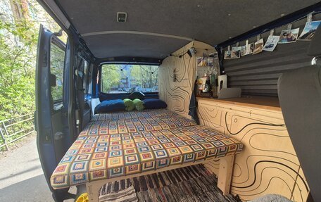 Volkswagen Transporter T5 рестайлинг, 2011 год, 2 000 000 рублей, 16 фотография