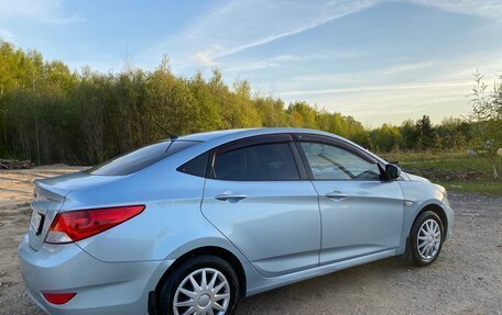 Hyundai Solaris II рестайлинг, 2011 год, 670 000 рублей, 4 фотография
