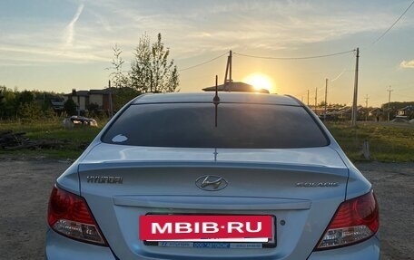 Hyundai Solaris II рестайлинг, 2011 год, 670 000 рублей, 3 фотография