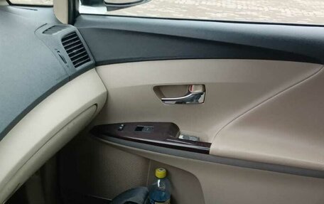Toyota Venza I, 2010 год, 1 650 000 рублей, 17 фотография