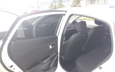 KIA Rio III рестайлинг, 2014 год, 1 090 000 рублей, 17 фотография