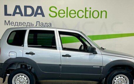 Chevrolet Niva I рестайлинг, 2018 год, 797 000 рублей, 9 фотография