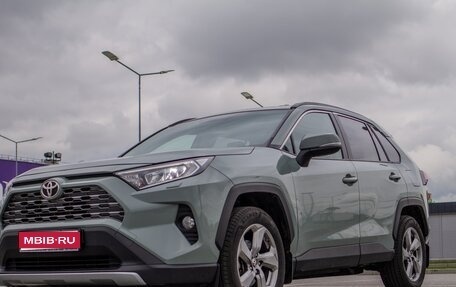 Toyota RAV4, 2020 год, 3 470 000 рублей, 1 фотография
