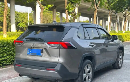 Toyota RAV4, 2023 год, 1 987 000 рублей, 4 фотография