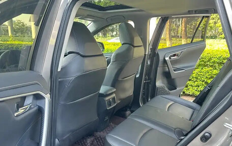 Toyota RAV4, 2023 год, 1 987 000 рублей, 14 фотография