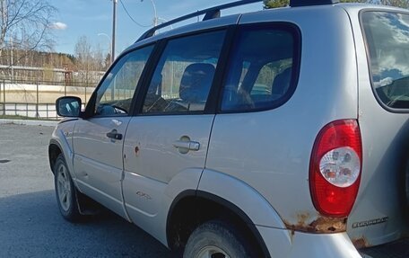 Chevrolet Niva I рестайлинг, 2012 год, 450 000 рублей, 2 фотография