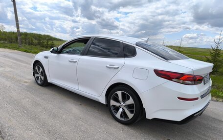 KIA Optima IV, 2019 год, 1 900 000 рублей, 3 фотография