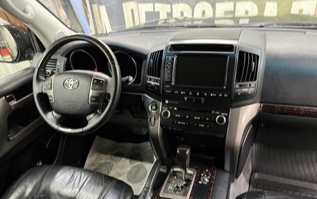 Toyota Land Cruiser 200, 2011 год, 3 339 000 рублей, 19 фотография