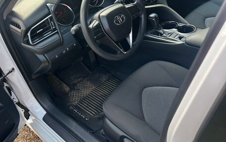 Toyota Camry, 2021 год, 2 950 000 рублей, 7 фотография