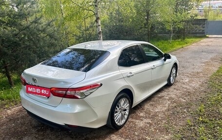 Toyota Camry, 2021 год, 2 950 000 рублей, 6 фотография