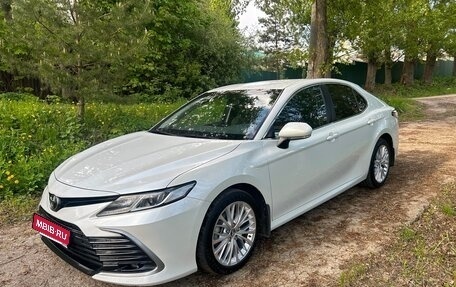Toyota Camry, 2021 год, 2 950 000 рублей, 3 фотография