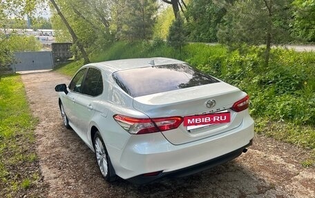 Toyota Camry, 2021 год, 2 950 000 рублей, 5 фотография
