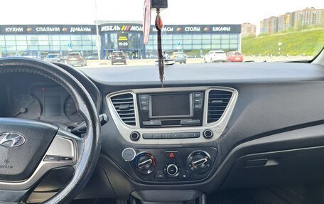 Hyundai Solaris II рестайлинг, 2019 год, 780 000 рублей, 3 фотография